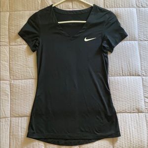 LIKE NEW NIKE SHIRT